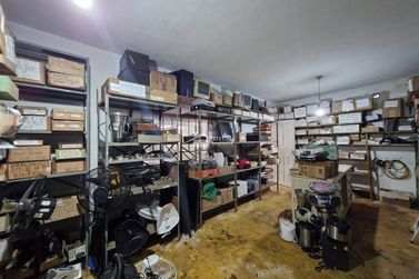 Sala Comercial &agrave; venda - 218m&sup2; - Centro