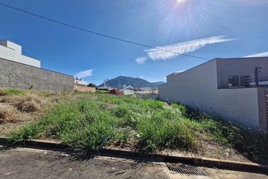 Terreno &agrave; venda - 200m&sup2; - Veredas da Serra