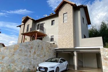 S&iacute;tio &agrave; venda - 600m&sup2; - Zona Rural