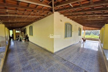 Ch&aacute;cara &agrave; venda - 10000m&sup2; - Zona Rural