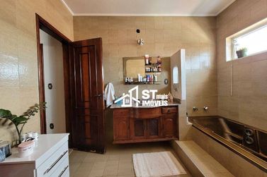 Casa &agrave; venda - 334m&sup2; - Centro