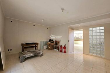 Casa &agrave; venda - 250m&sup2; - Vila Buzato