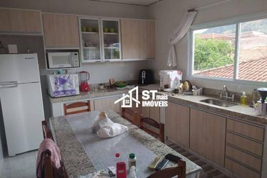 Casa &agrave; venda - 250m&sup2; - Centro