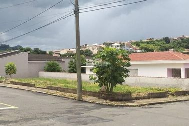 Terreno &agrave; venda - 392m&sup2; - Vila Mosconi