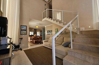 Casa &agrave; venda - 250m&sup2; - Jardim Mantiqueira II