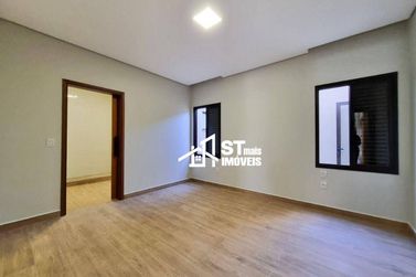 Casa &agrave; venda - 210m&sup2; - Jardim Mantiqueira 2