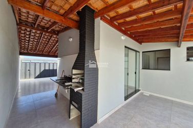 Casa &agrave; venda - 100m&sup2; - Jardim Village