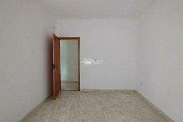 Sobrado &agrave; venda - 100m&sup2; - Jardim Portal da Mantiqueira