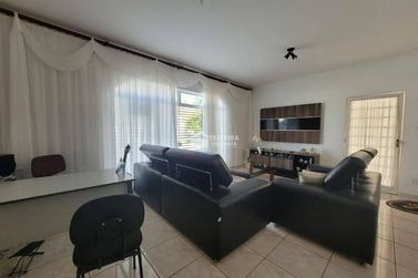 Casa &agrave; venda - 129m&sup2; - Centro