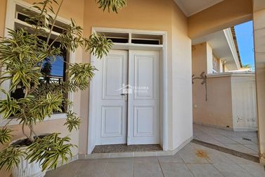 Casa &agrave; venda - 300m&sup2; - Jardim Bela Vista