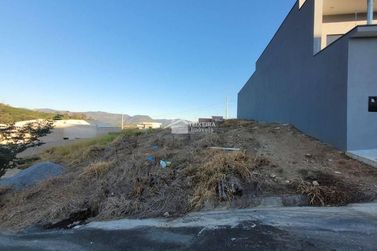 Terreno &agrave; venda - 200m&sup2; - Veredas da Serra