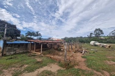 Ch&aacute;cara &agrave; venda - 150m&sup2; - Jardim da S&oacute;vis