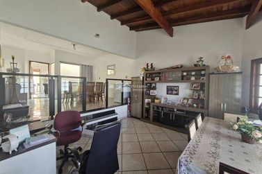 Casa &agrave; venda - 226m&sup2; - Jardim It&aacute;lia