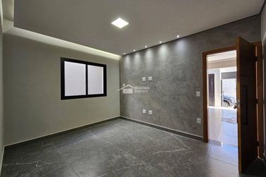 Casa &agrave; venda - 200m&sup2; - Jardim Mirante