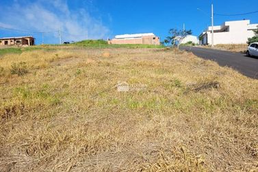 Terreno &agrave; venda - 200m&sup2; - Veredas da Serra