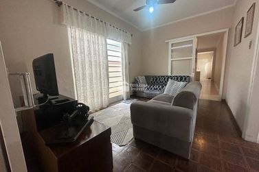 Casa &agrave; venda - 300m&sup2; - Centro