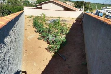 Terreno &agrave; venda - 315m&sup2; - Morada dos P&aacute;ssaros