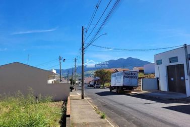 Terreno &agrave; venda - 200m&sup2; - Jardim Ip&ecirc;