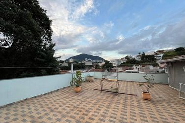 Sobrado &agrave; venda - 351m&sup2; - Pirapitinga