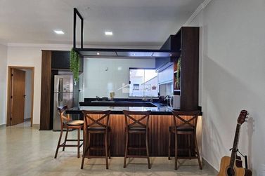 Casa &agrave; venda - 150m&sup2; - Jardim Panorama