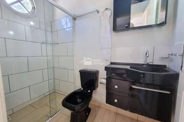 Ch&aacute;cara &agrave; venda - 70m&sup2; - Zona Rural