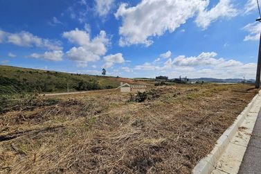 Terreno &agrave; venda - 1000m&sup2; - Quinta das Flores