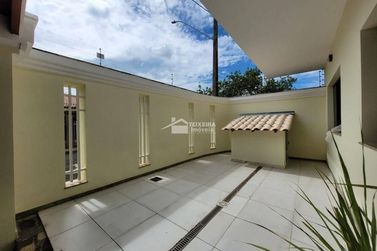 Casa &agrave; venda - 304m&sup2; - Mantiqueira Boulevard