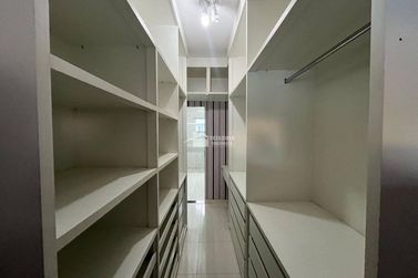 Sobrado &agrave; venda - 500m&sup2; - Jardim Mantiqueira II