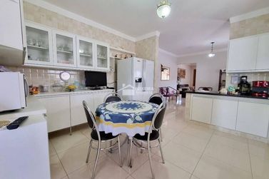 Casa &agrave; venda - 500m&sup2; - Vila Mosconi