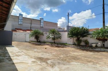 Casa &agrave; venda - 510m&sup2; - Centro
