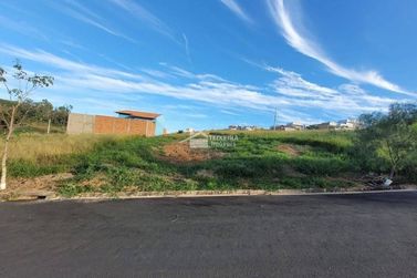 Terreno &agrave; venda - 202m&sup2; - Veredas da Serra