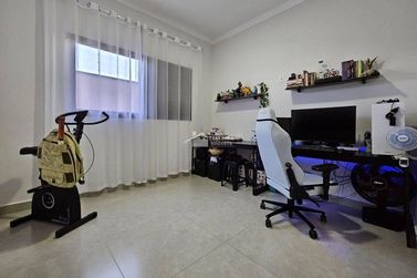 Casa &agrave; venda - 150m&sup2; - Jardim Panorama