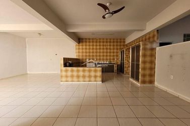 Casa &agrave; venda - 500m&sup2; - Centro