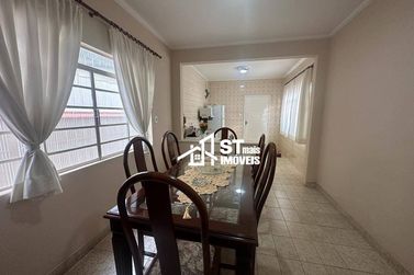 Casa &agrave; venda - 300m&sup2; - Centro