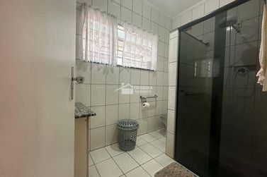 Casa &agrave; venda - 300m&sup2; - Centro