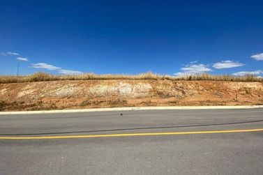 Terreno &agrave; venda - 1000m&sup2; - Quinta das Flores