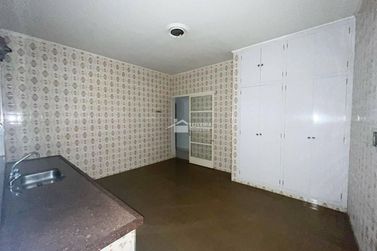 Casa para alugar - 180m&sup2; - Centro