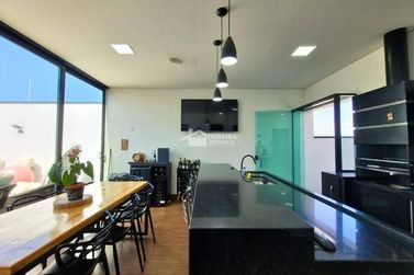 Casa &agrave; venda - 220m&sup2; - Jardim Alto da Bela Vista
