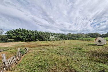 Ch&aacute;cara &agrave; venda - 150m&sup2; - Jardim da S&oacute;vis