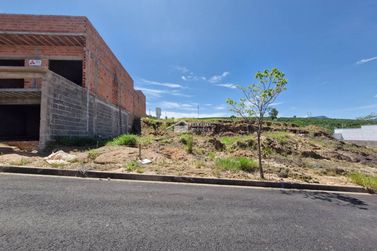Terreno &agrave; venda - 160m&sup2; - Jardim Heloisa