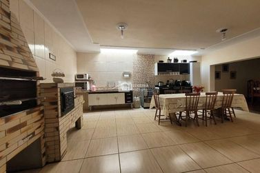 Casa &agrave; venda - 340m&sup2; - Centro