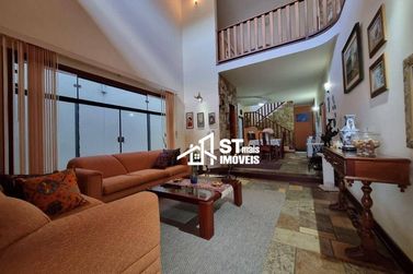 Casa &agrave; venda - 426m&sup2; - Centro