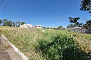 Terreno &agrave; venda - 200m&sup2; - Jardim Village