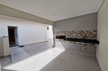 Casa &agrave; venda - 200m&sup2; - Centro