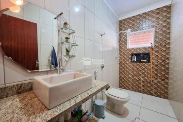 Ch&aacute;cara &agrave; venda - 150m&sup2; - Zona Rural