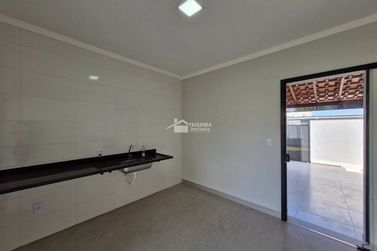 Casa &agrave; venda - 100m&sup2; - Jardim Village