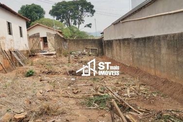 Terreno &agrave; venda - 154m&sup2; - Centro