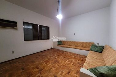 Casa &agrave; venda - 500m&sup2; - Centro
