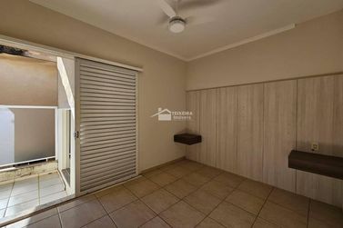 Casa &agrave; venda - 250m&sup2; - Vila Buzato