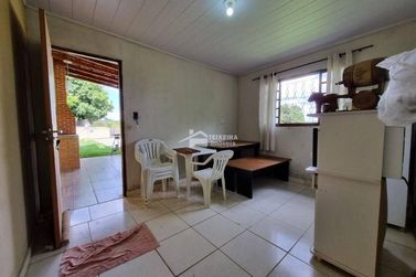 Ch&aacute;cara &agrave; venda - 650m&sup2; - Bairro Retirinho